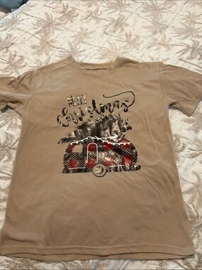Unisex Beige 'Merry Christmas' Graphic T-Shirt